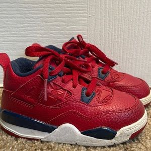 Kids Jordan Retro 4 Size 8C Good condition